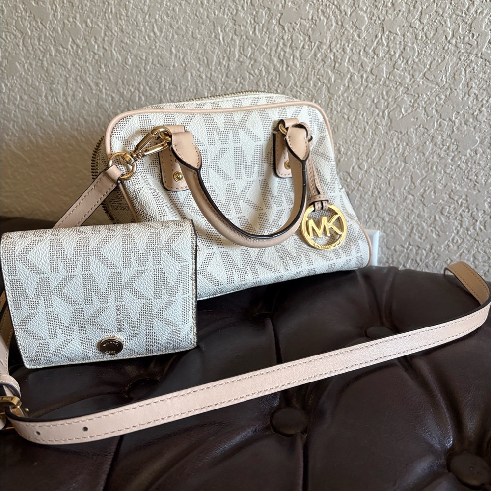 Michael Kors White Crossbody Bag and Wallet Set